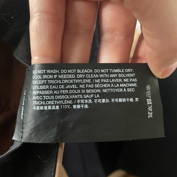 Alice + Olivia Maxine Navy Blue Lace Peplum Top. Pre-Owned. - Picture 8 of 8